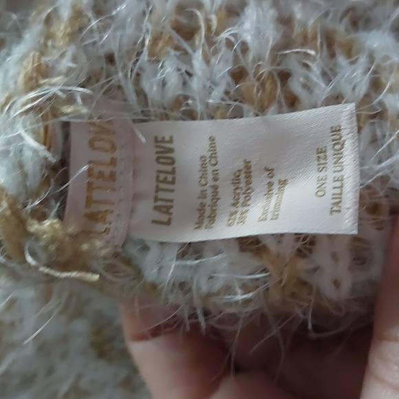 Natural colored tuque - Picture 3 of 4